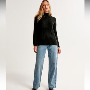 Abercrombie sweater NEW